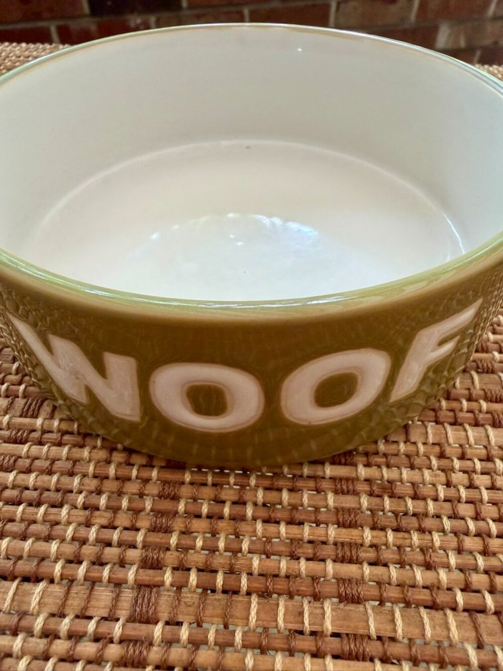 🐾 PET | Neutral Ceramic Dog Bowl – “WOOF”